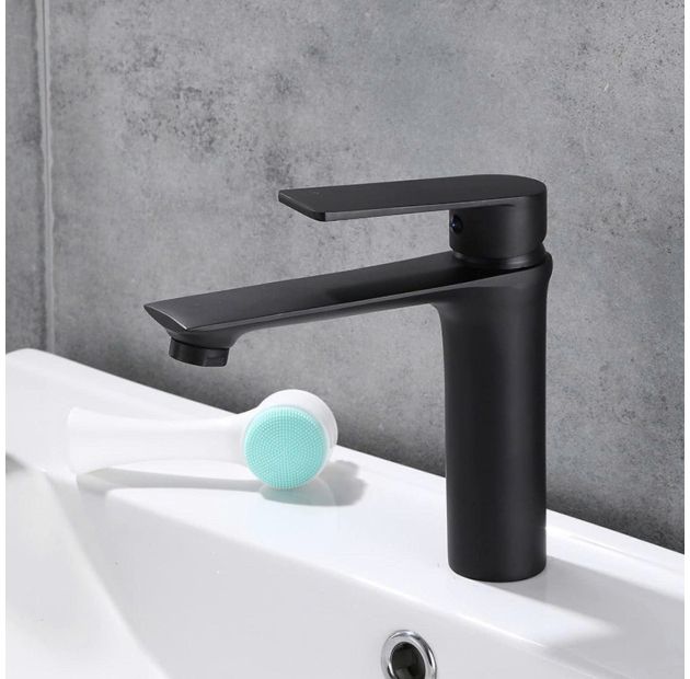 Vòi Lavabo Tròn Tay Vuông Đen 20cm (VLB68)